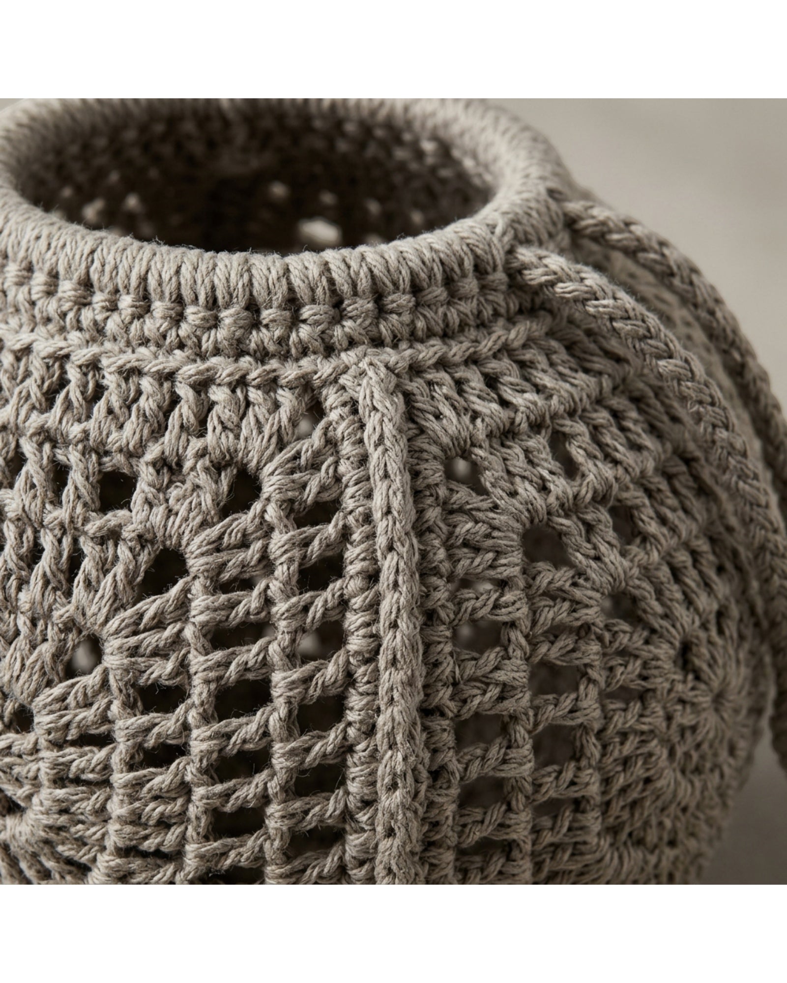 Rgdwn Crochet Hemp Cotton Hollow Wash Ball Warm Gray - Detail view